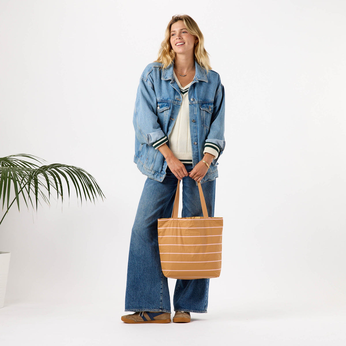 Swoosh Reversible Tote in Hey Girl on Tan