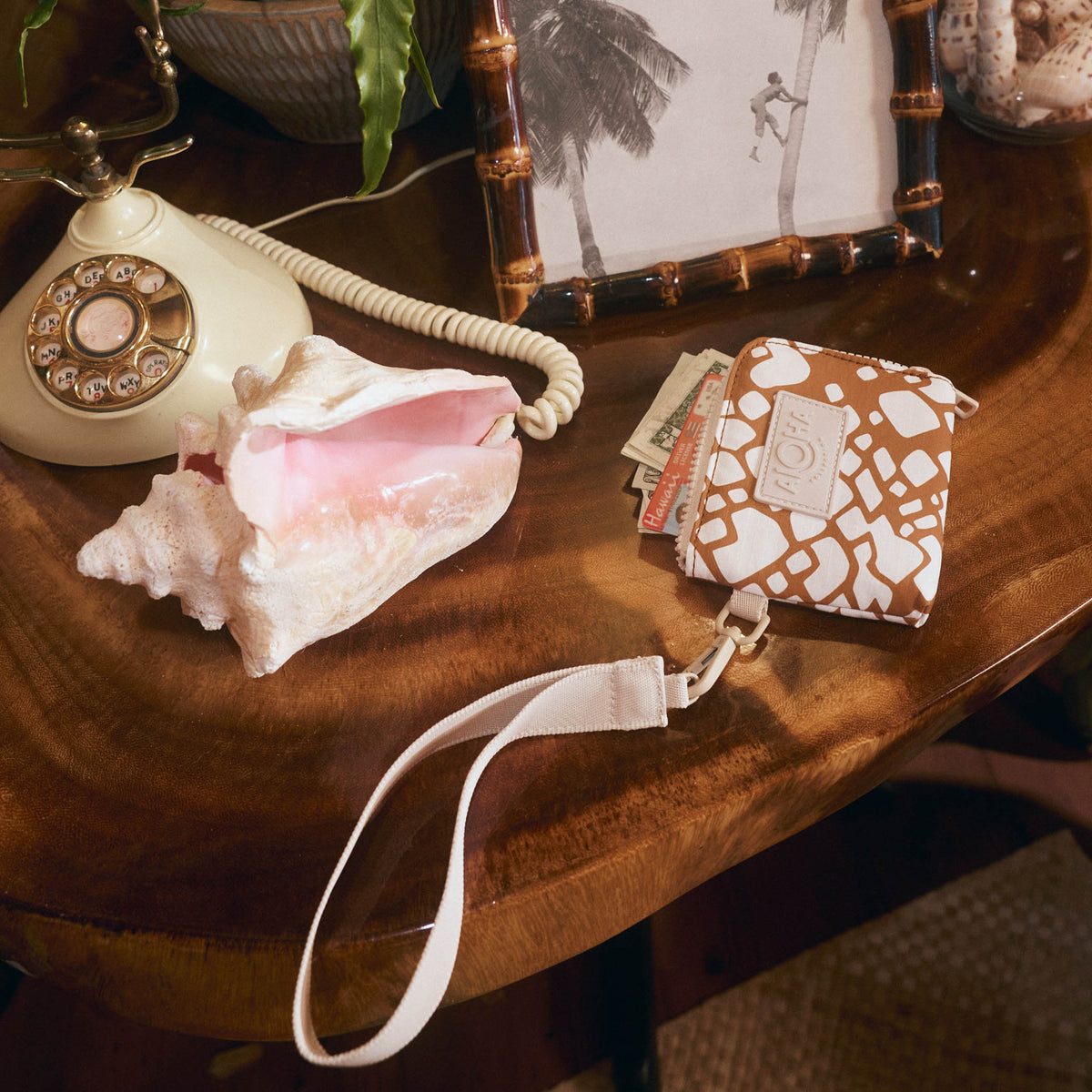 Textile Cone Go-To Wristlet in Brown Sugar