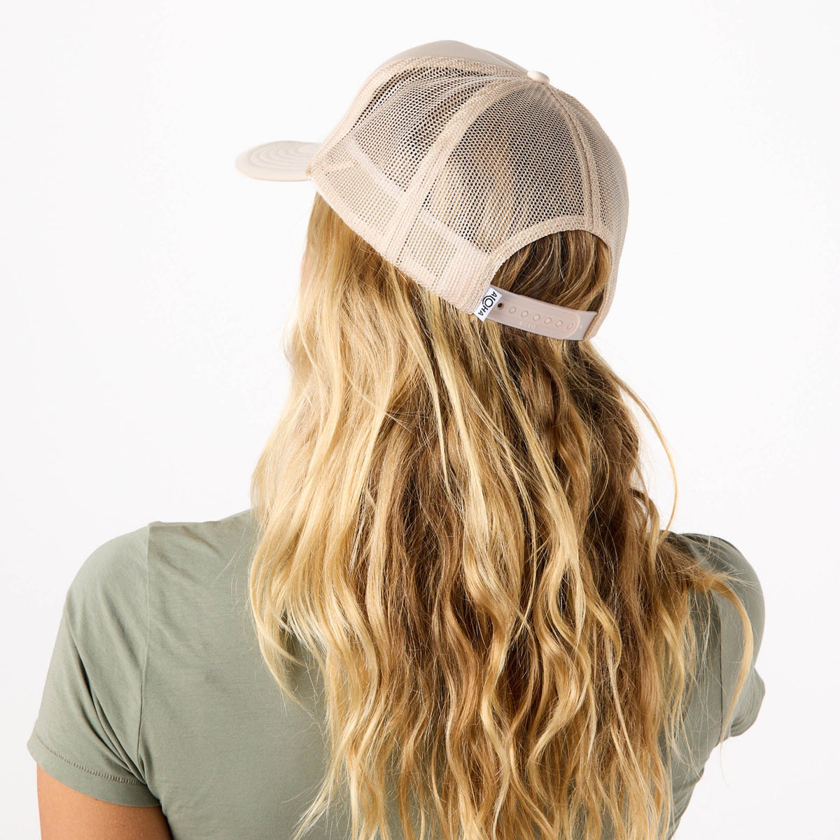 Lei ALOHA Foam Trucker Hat in Sandstone