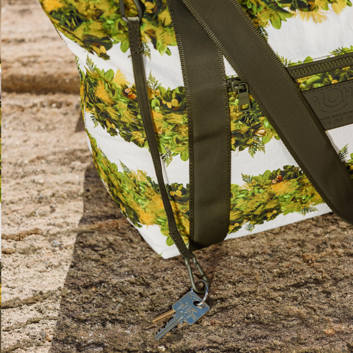 Keep It Light Zipper Tote | Lei Lehua Mamo by Aloha De Mele