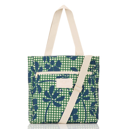 Picnic Fleur Daily Tote in Vineyard