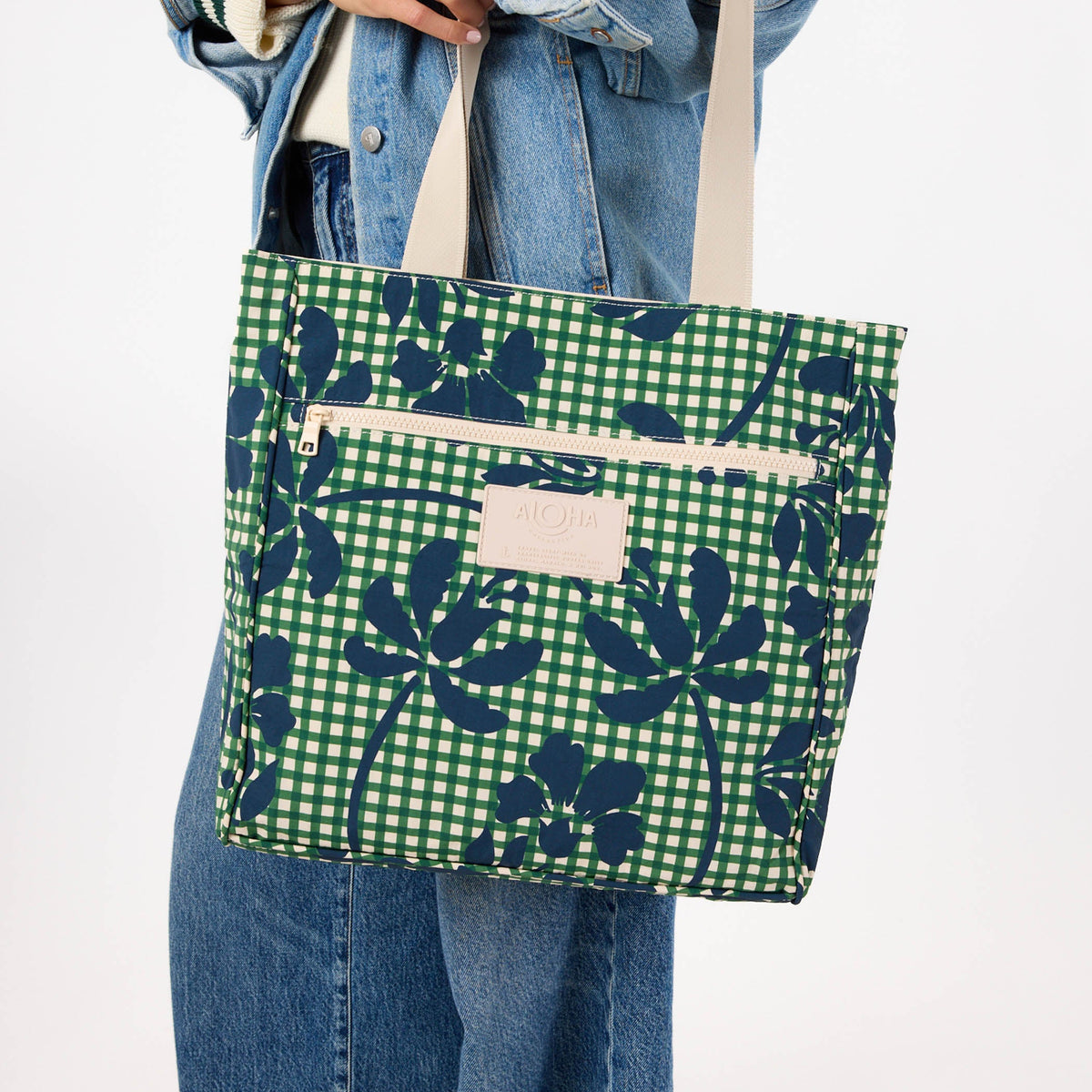 Picnic Fleur Daily Tote in Vineyard