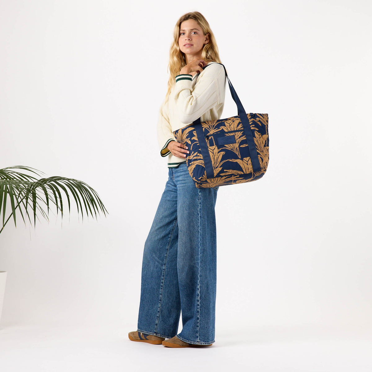 Ti Leaf Keep It Light Zipper Tote in Tan on Neptune