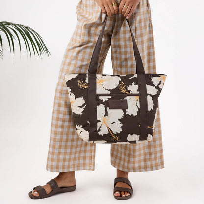 Taha'a Keep It Light Zipper Tote in Chocolate