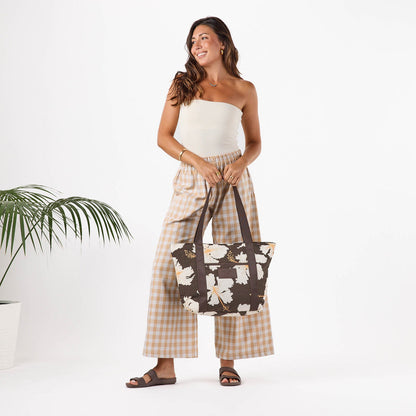 Taha'a Keep It Light Zipper Tote in Chocolate