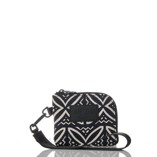 Pasifika Go-To Wristlet in Sandstone on Black