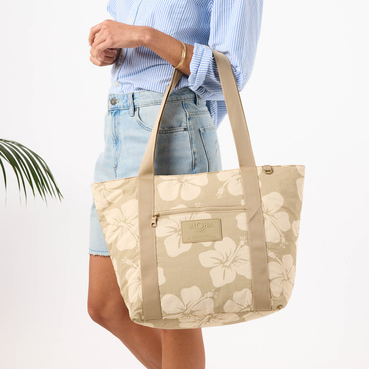 Hana Hou Keep It Light Zipper Tote in Creme on Dune