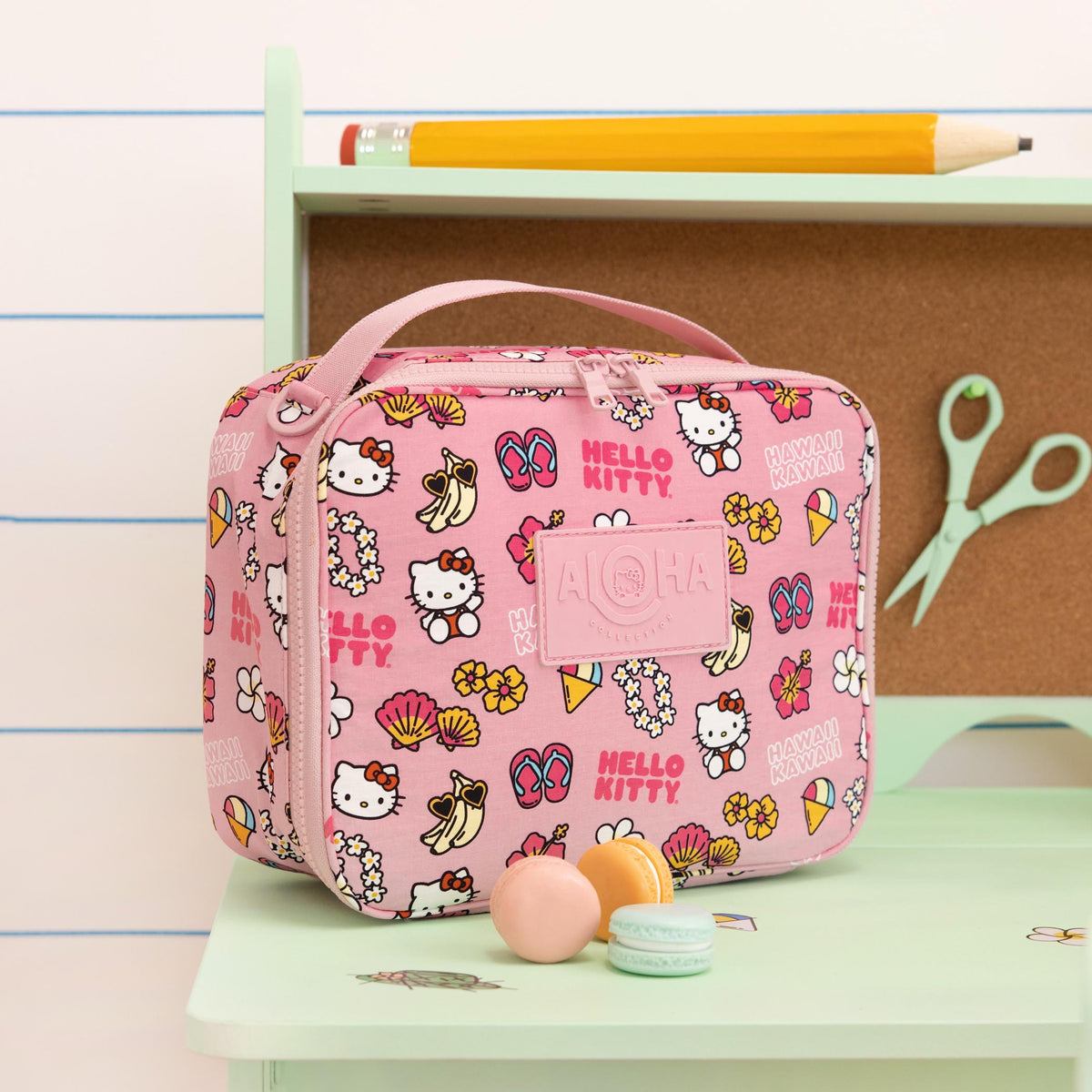 Hawaii Kawaii Icons Keep it Light Lunch Box in Black