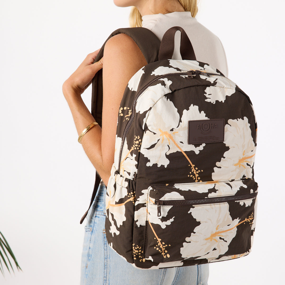 Taha'a Keep It Light Backpack in Chocolate