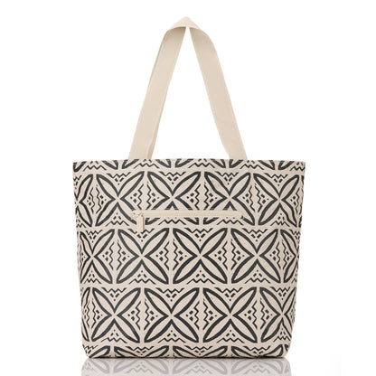 Pasifika Day Tripper in Black on Sandstone