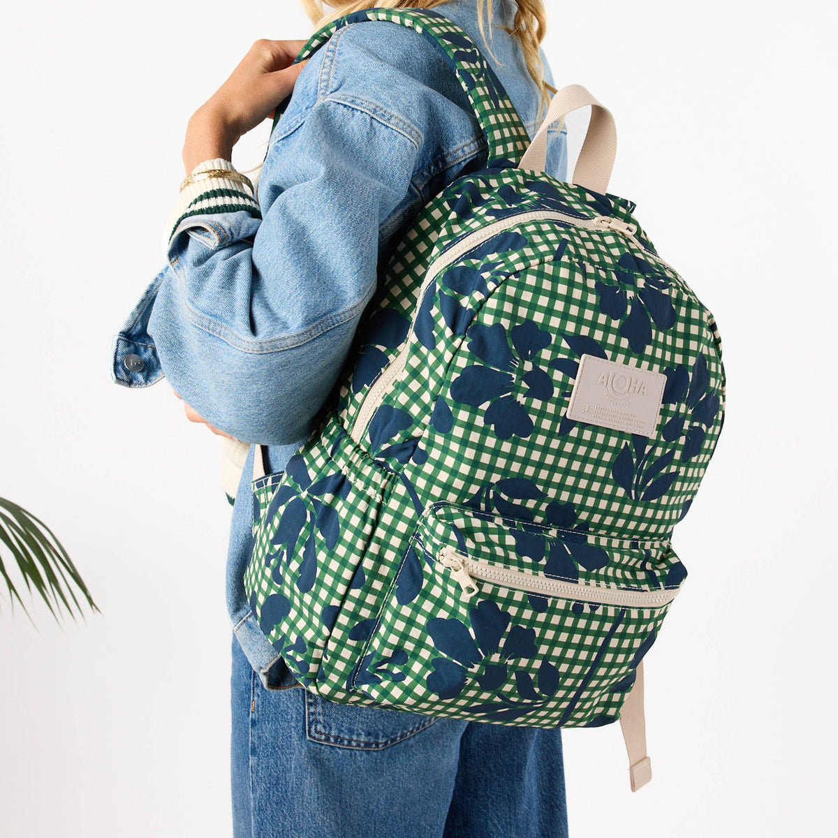 Picnic Fleur Keep It Light Backpack in Vineyard