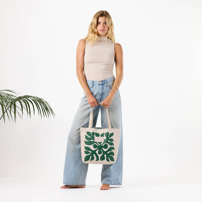 Applique Reversible Tote in Vineyard