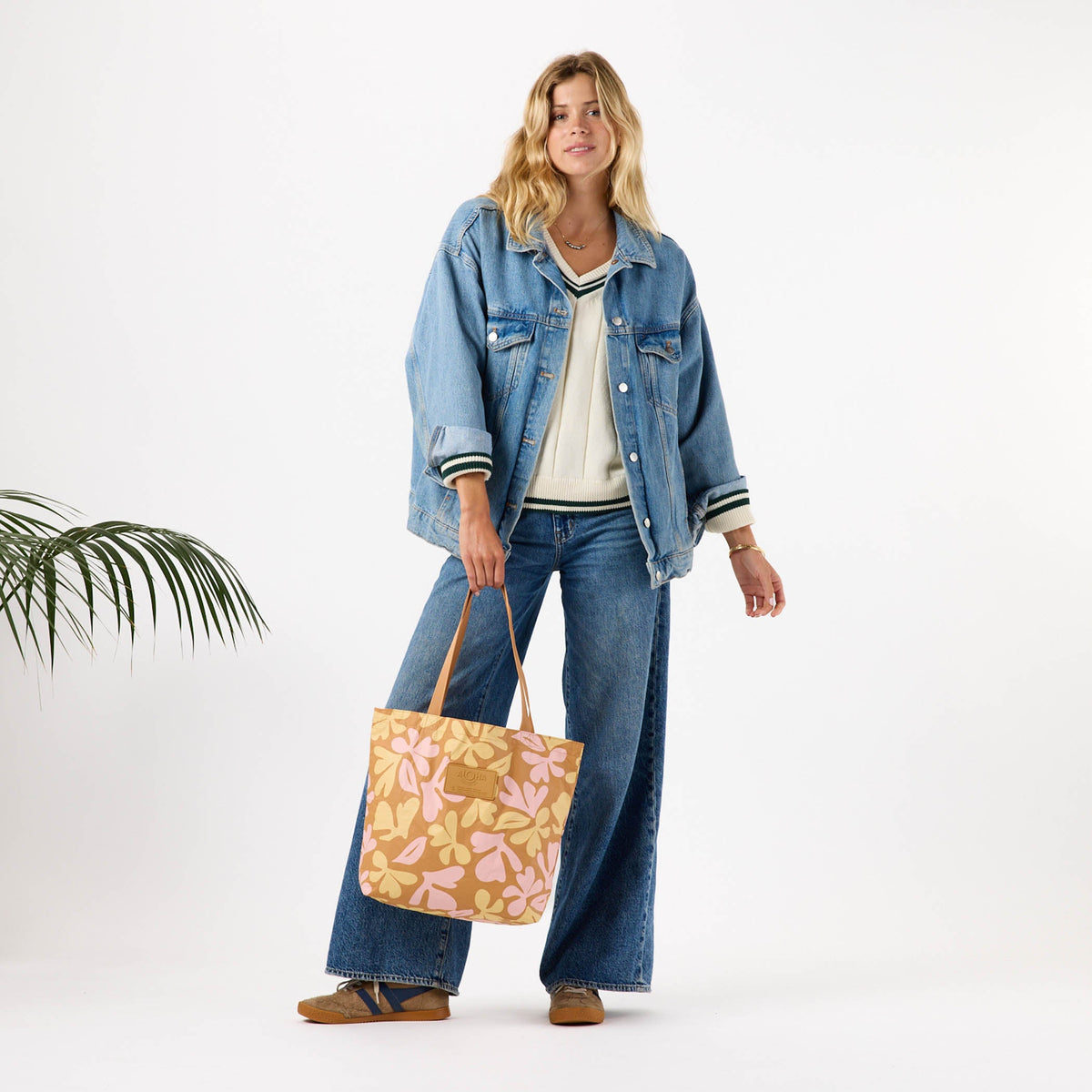 Swoosh Reversible Tote in Hey Girl on Tan