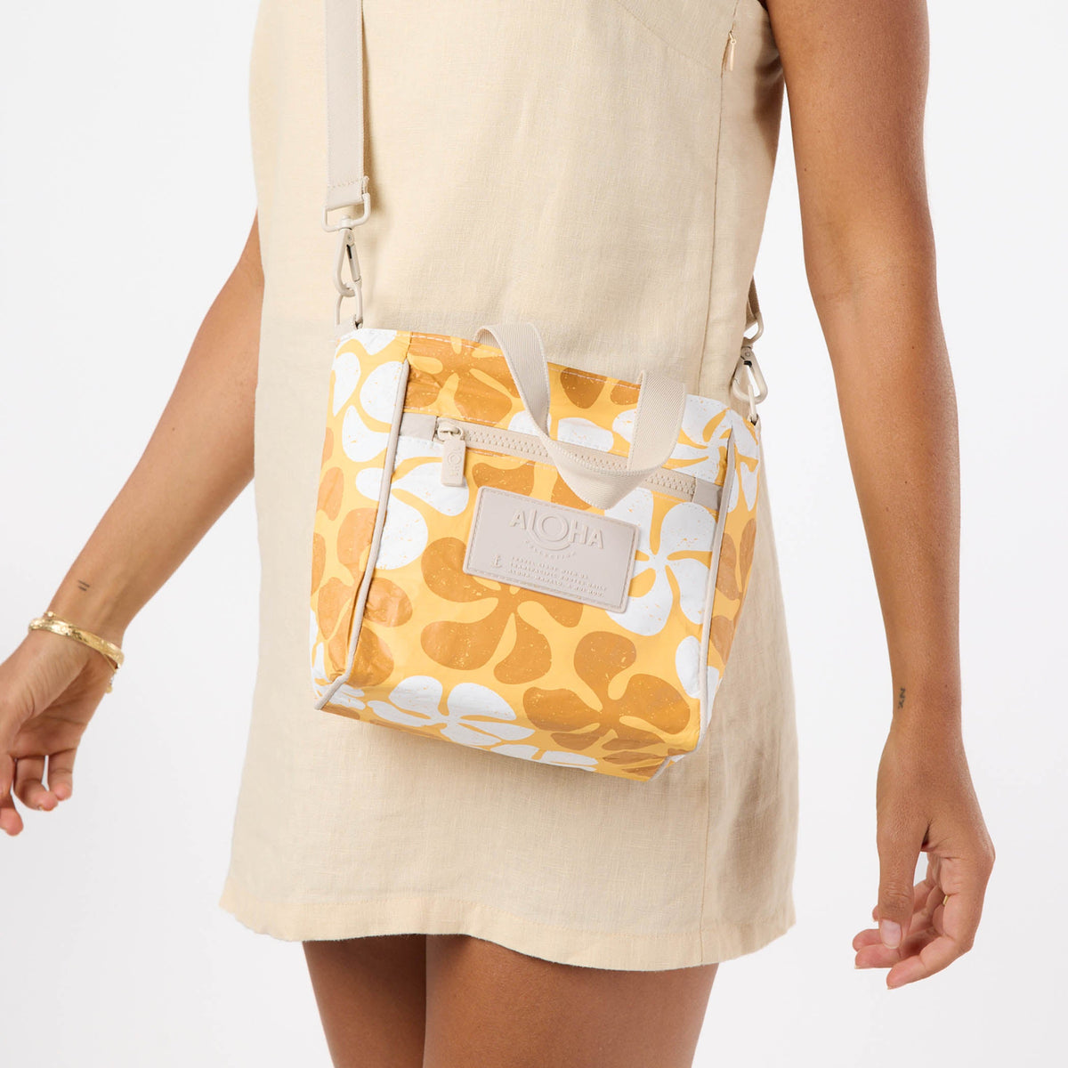 Funky Plumeria Crossbody in Honey