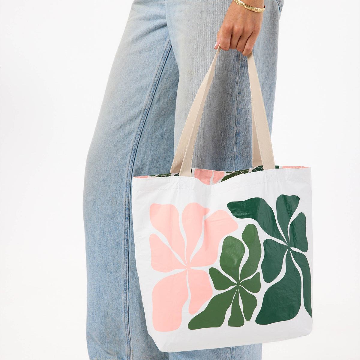 Wavy Reversible Tote in Vineyard