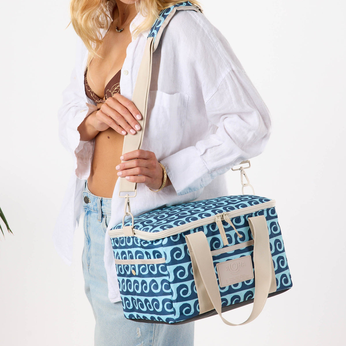Party Wave Packable Cooler in Splash