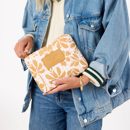 Picnic Fleur Small Pouch in Hey Girl