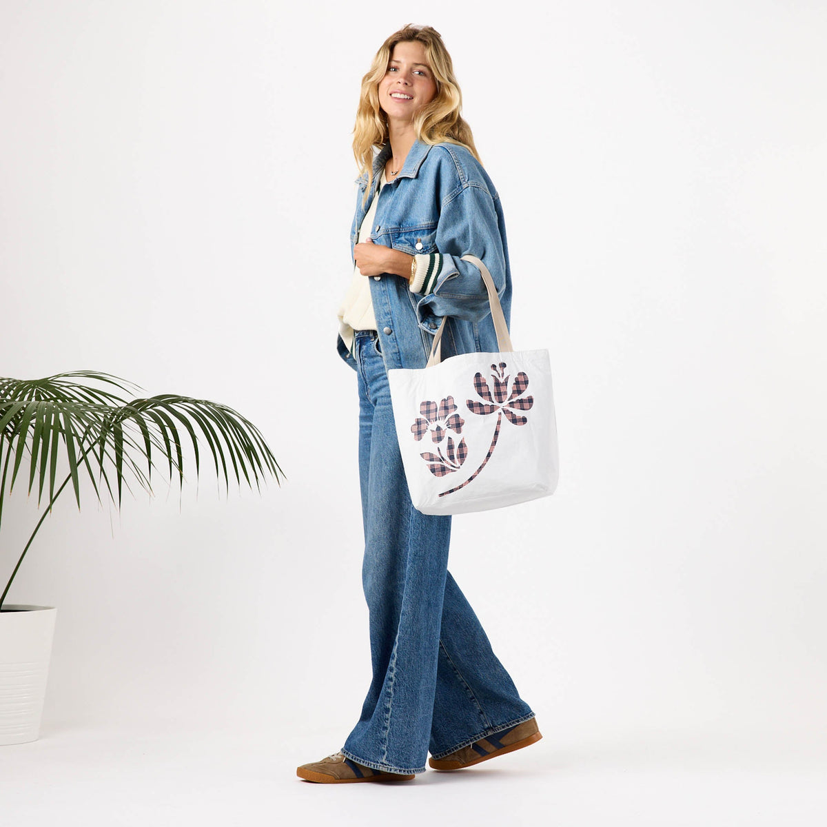Palaka Fleur Reversible Tote in Neptune