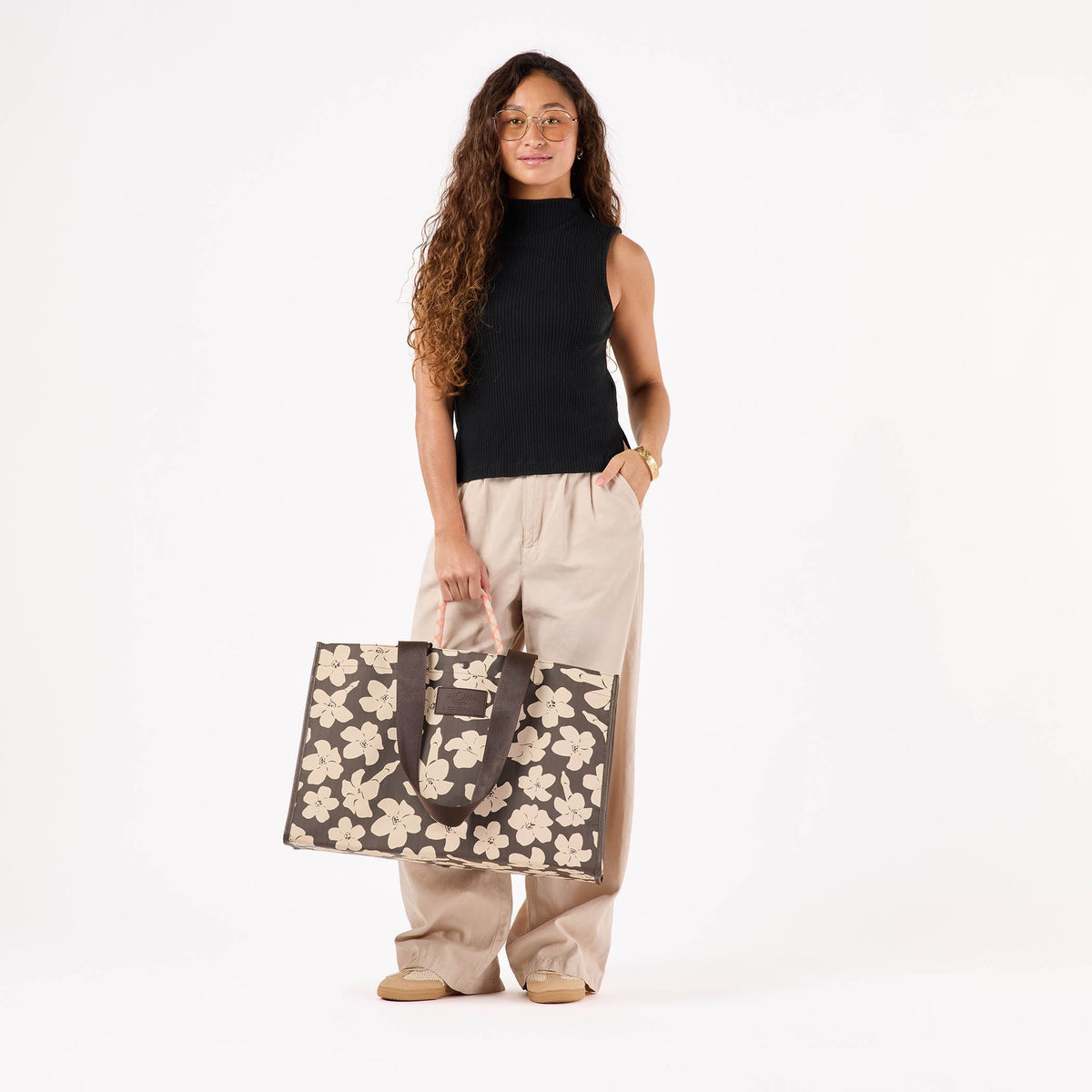 Puakenikeni Buds Carry It All Tote in Chocolate