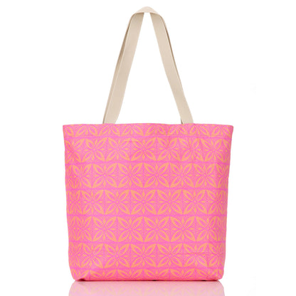Voyager Reversible Tote in Fruit Punch