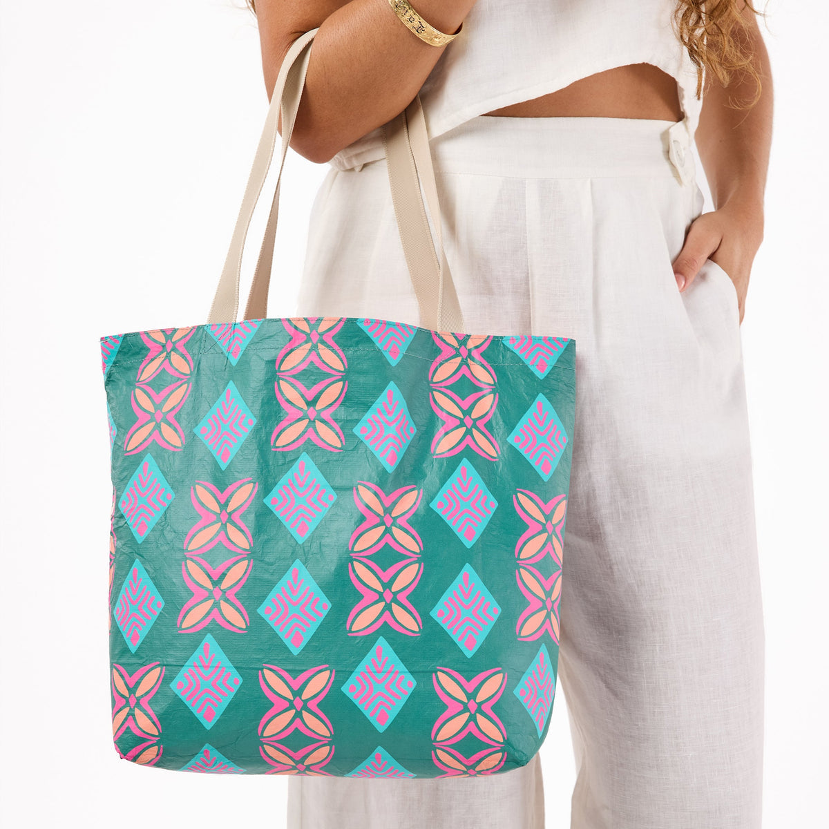 Islander Reversible Tote in Mirage