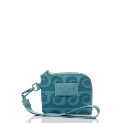 Party Wave Go-To Wristlet in Tide