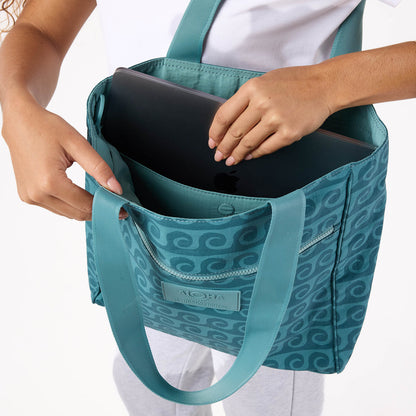 Party Wave Keep It Light Daily Tote in Tide