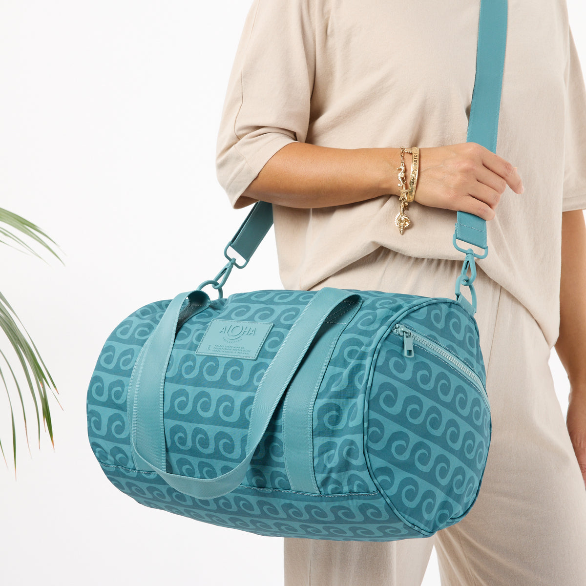 Party Wave Keep It Light Sporty Duffle in Tide