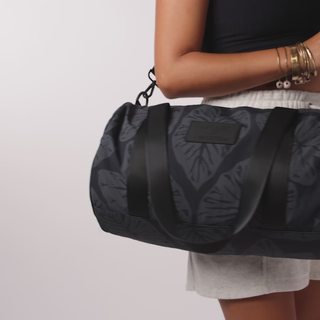 Party Wave Keep It Light Sporty Duffle in Tide