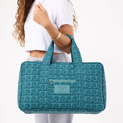 Party Wave Keep It Light Weekender in Tide