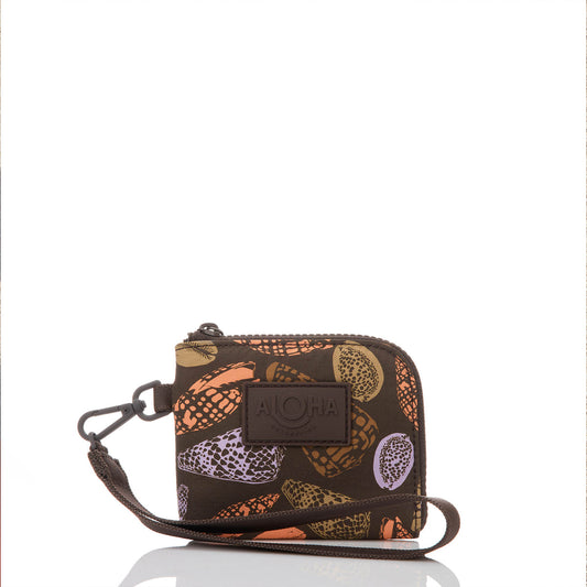 Shoreline Go-To Wristlet in Coconut