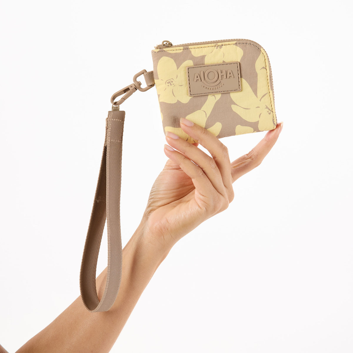 Puakenikeni Buds Go-To Wristlet in Affogato
