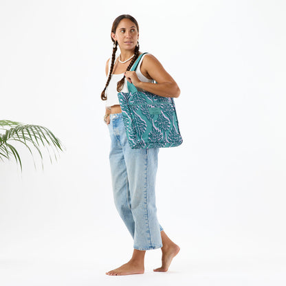 Uluwehi Keep It light Daily Tote in Atlantic on Tide