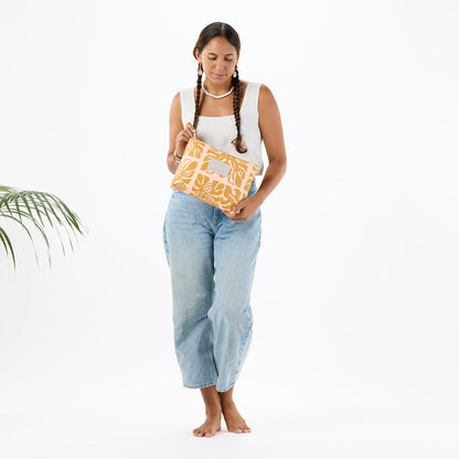 ʻUlu Quilt Mid Pouch in Peach on Hot Mustard