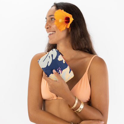 Mini Pape驶ete by Samudra Pouch in Neon Moon on Navy