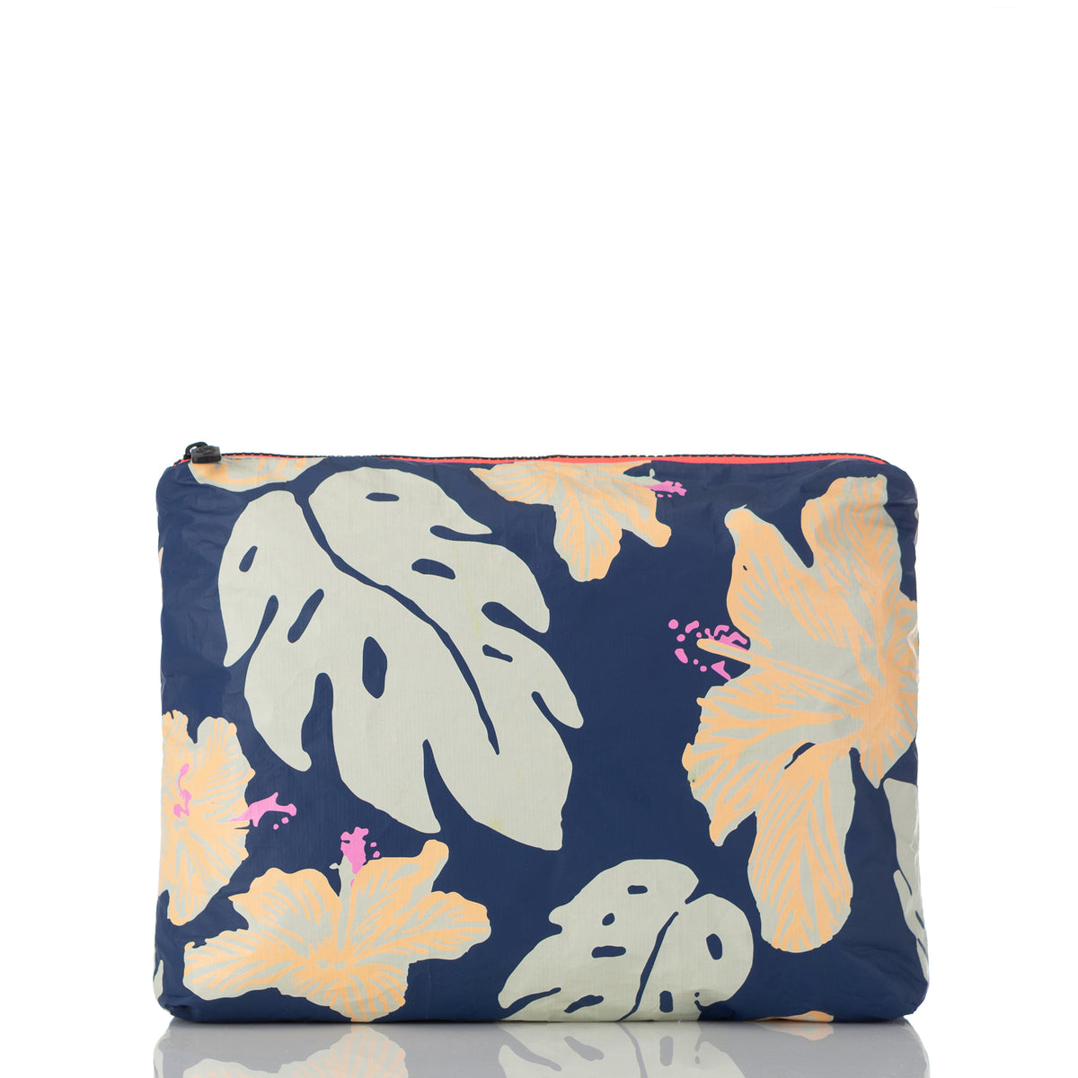Mid Pape驶ete by Samudra Pouch in Neon Moon on Navy