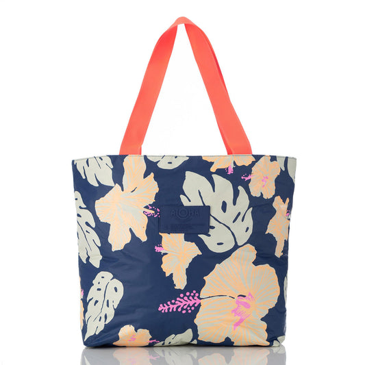Pape驶ete by Samudra Day Tripper in Neon Moon on Navy