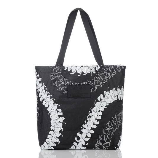 Puakenikeni Reversible Tote in White on Black