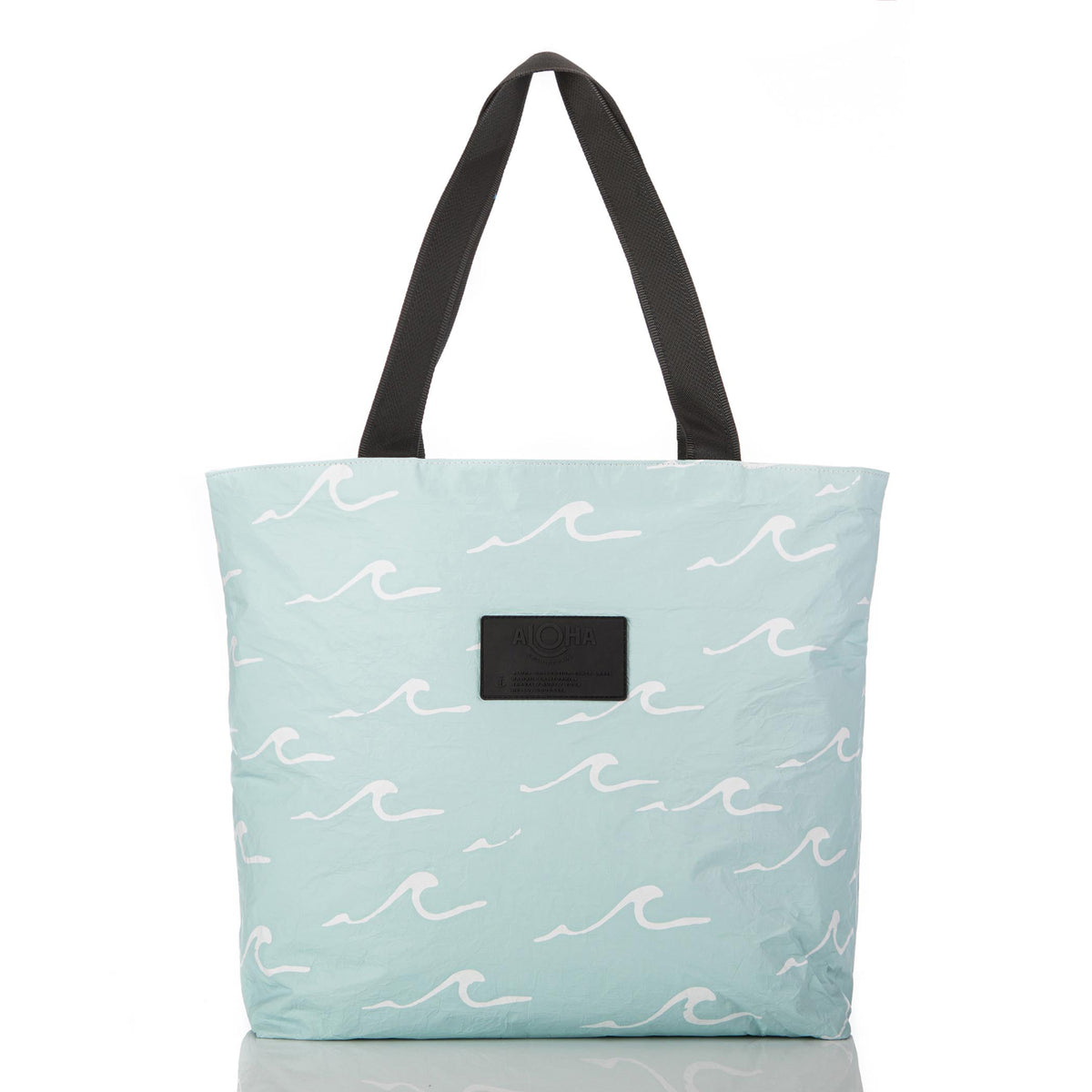 Seaside Day Tripper in White on LeMU Blue