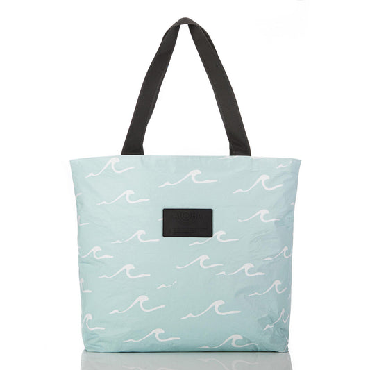 Seaside Day Tripper in White on LeMU Blue