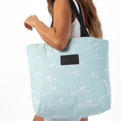 Seaside Day Tripper in White on LeMU Blue