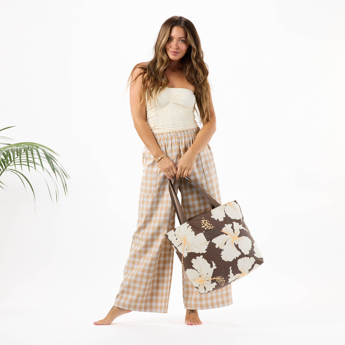 Tahaʻa Day Tripper in Coconut