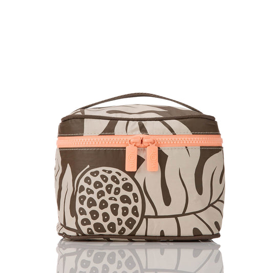 Holomua Cabin Crew Kit in Coconut