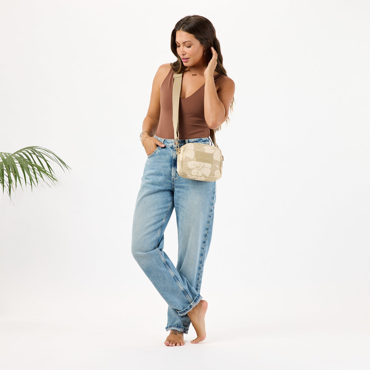 Hana Hou Keep It Light Le Tour in Creme on Dune