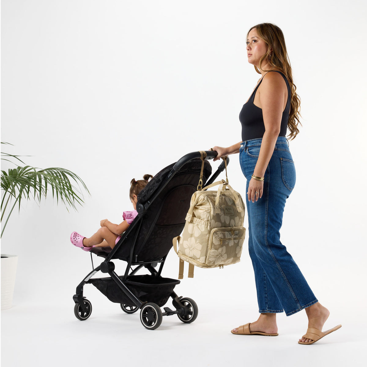 Hana Hou Le Bébé in Creme on Dune