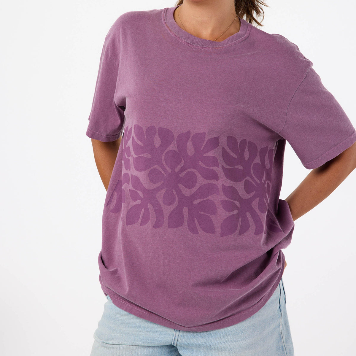 Applique Short Sleeve in Plum