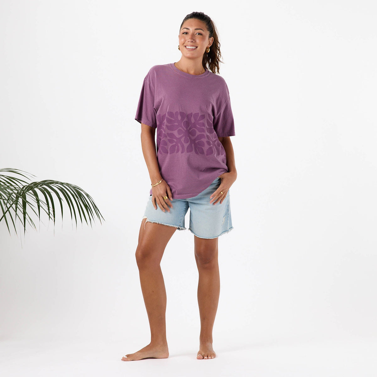 Applique Short Sleeve in Plum