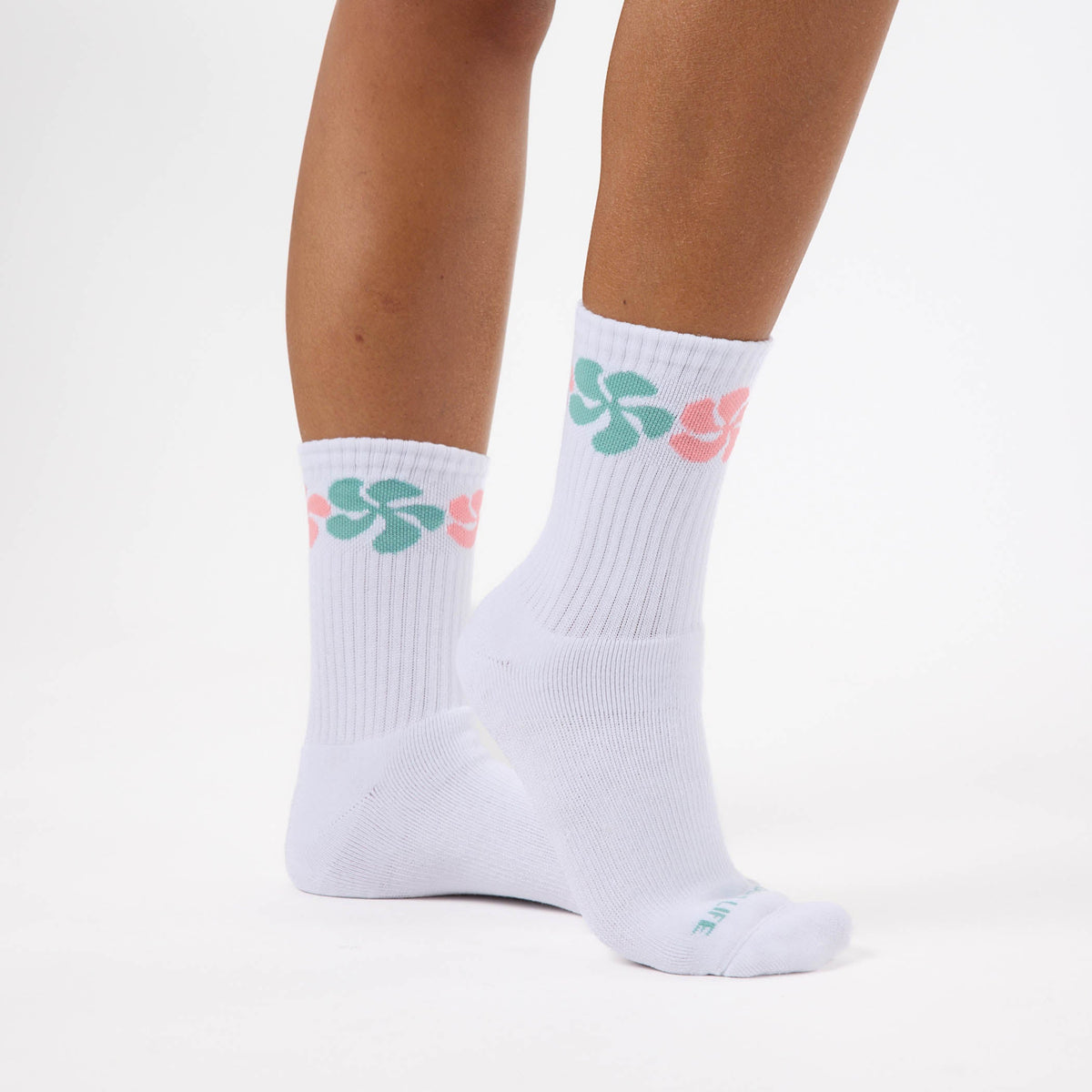 Funky Plumeria Crew Socks in Dry Reef