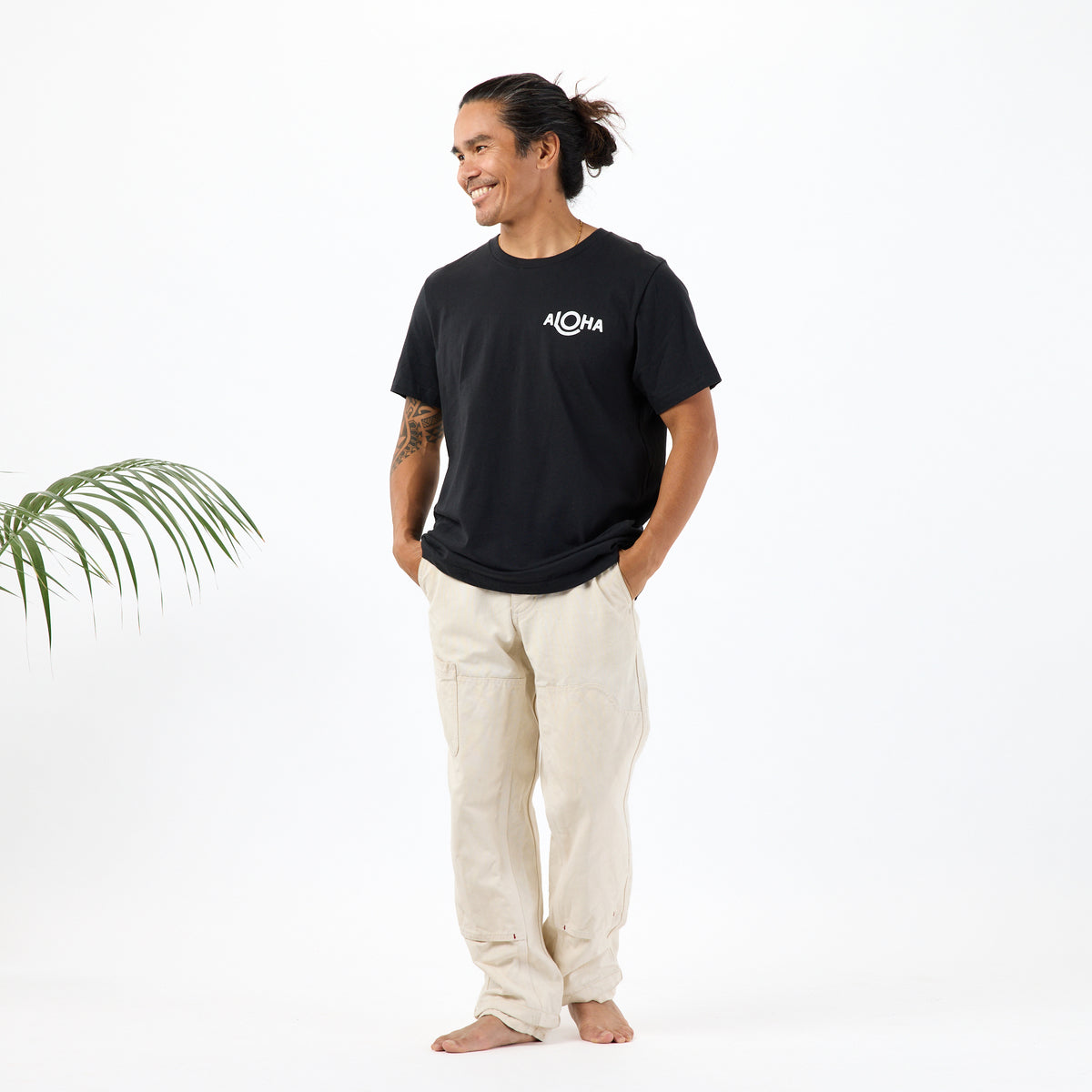 ALOHA Logo Tee in Vintage Black