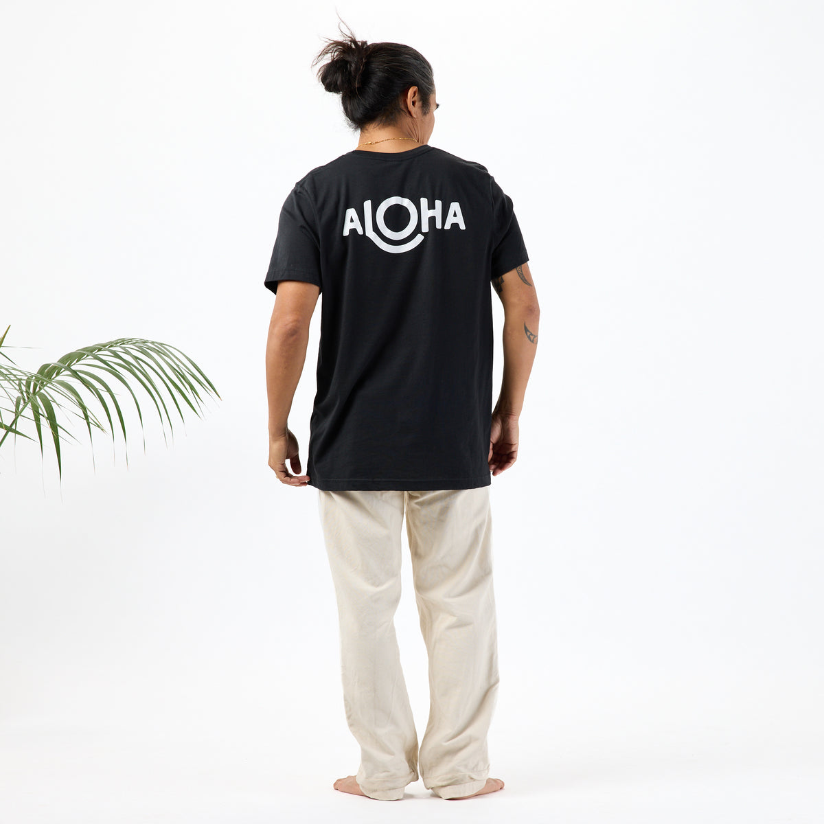 ALOHA Logo Tee in Vintage Black